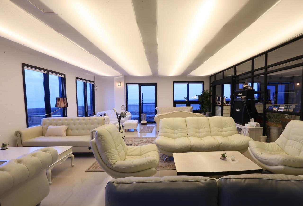 Hotel52 Seogwipo Exterior photo